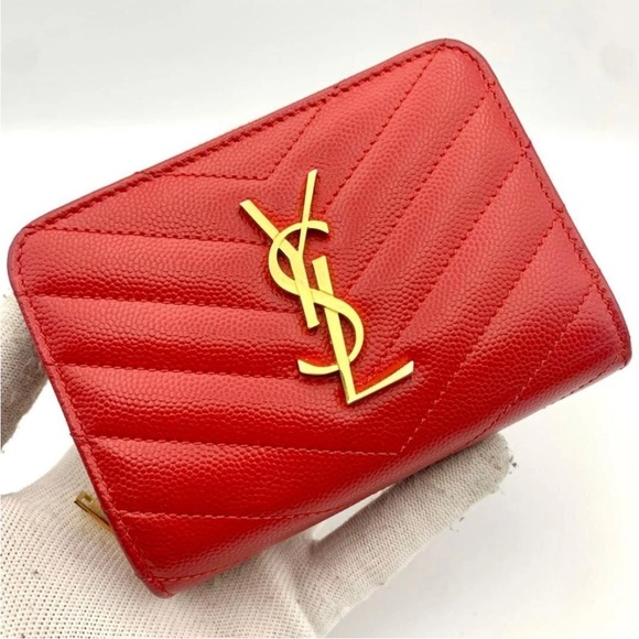 Yves Saint Laurent Red Quilted Leather Wallet - Picture 2 of 10